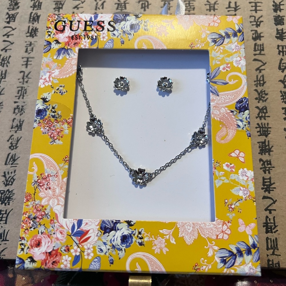 Guess necklace